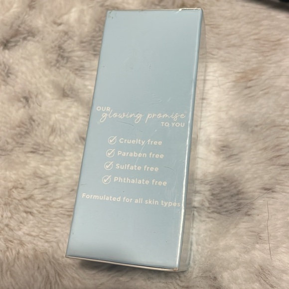 Glow On 5th Beauty - Simply Glowing - Picture 2 of 3